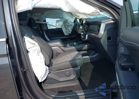 2022 Ford Expedition Xlt z USA, uszkodzony, nr VIN 1FMJU1JT5NEA57341